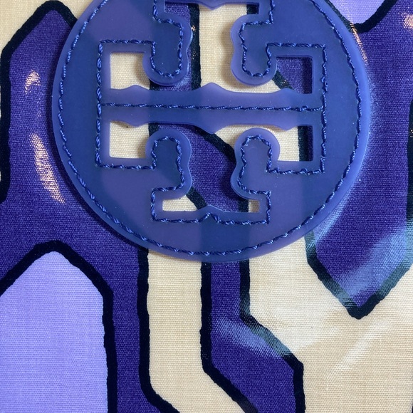 GUC Tory Burch Purple and Tan IPad Case - Picture 3 of 6